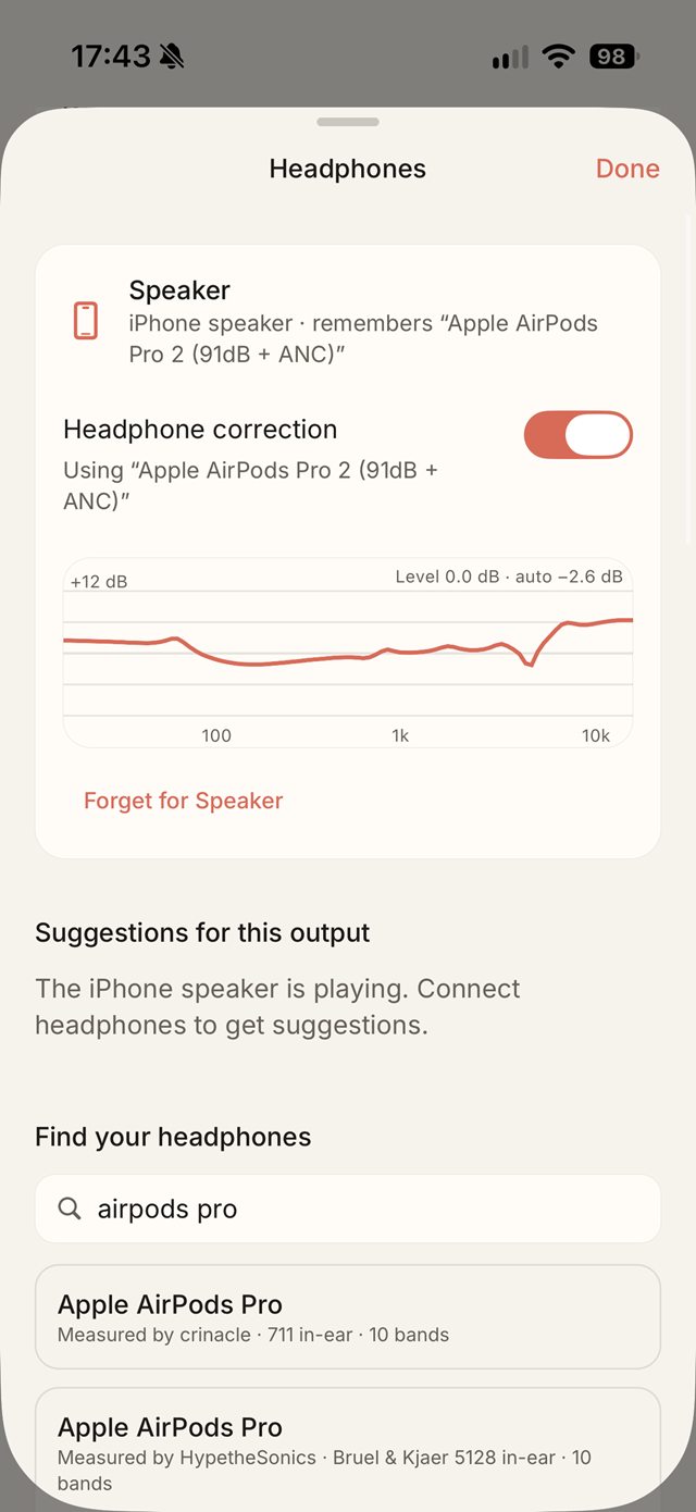 Headphones screen with a correction curve and a headphone search.